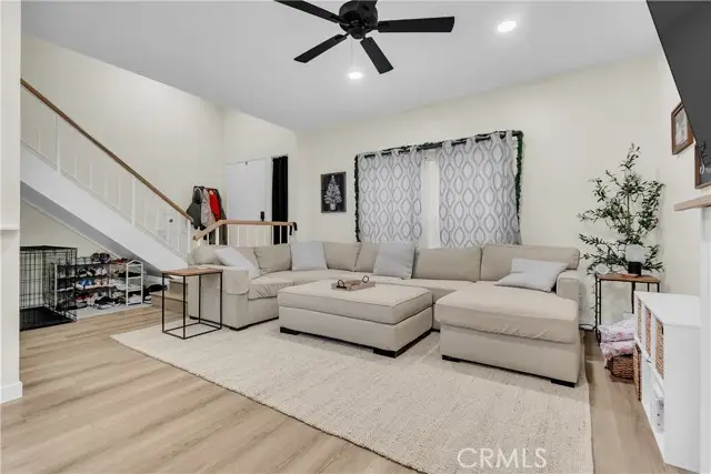 325 E Chapman #B, Placentia, CA 92870 - Image #3