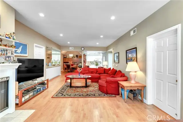 10511 Ashton #101, Los Angeles, CA 90024 - Image #2