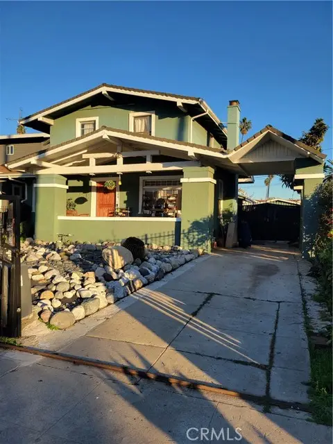 1934 Vineyard, Los Angeles, CA 90016