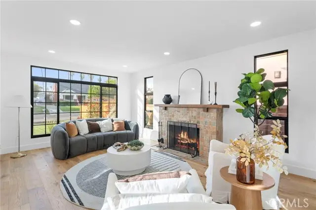 5334 S Hillcrest Drive, Los Angeles, CA 90043 - #3