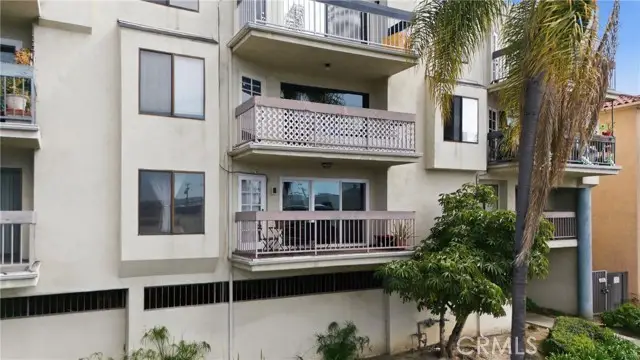 1360 Redondo #102, Long Beach, CA 90804 - #1