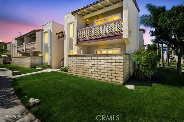 700 W La Veta #C7, Orange, CA 92868