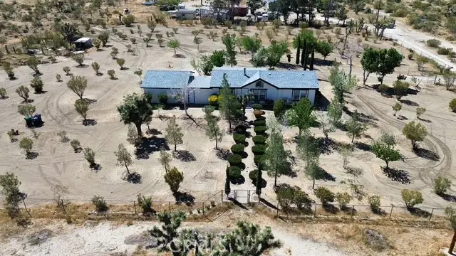 1011 Danbury, Pinon Hills, CA 92372 - #2