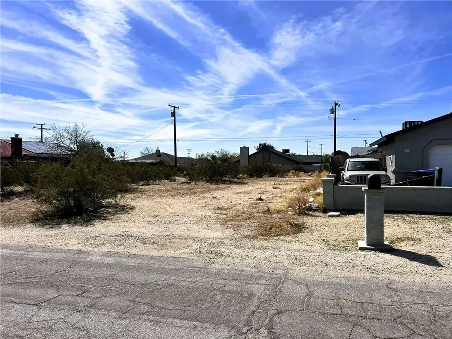 10184 Rea Avenue, California City, CA 93505 - Image #2