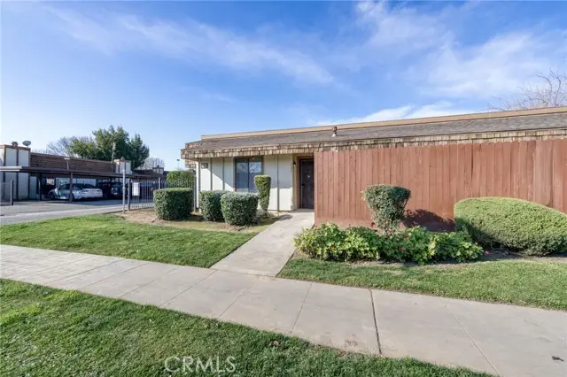 1221 N Peach Avenue #101, Fresno, CA 93727 - Image #2