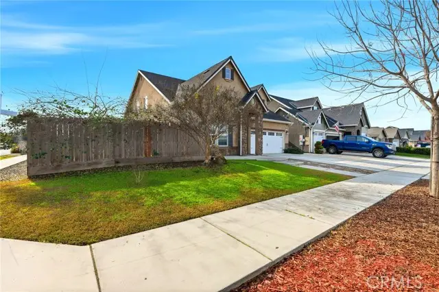 3725 W Clinton, Visalia, CA 93291 - #3