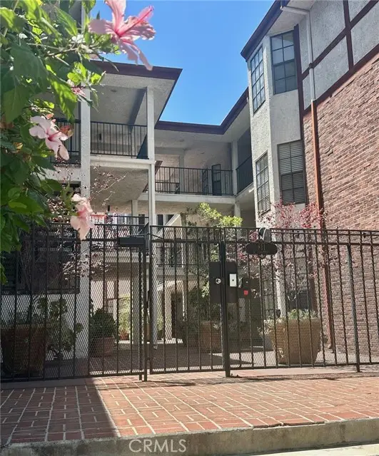 811 N Columbus Avenue #18, Glendale, CA 91203