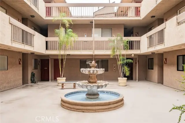 250 W Fairview Avenue #301, Glendale, CA 91202 - Image #2