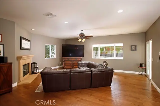 1595 E Avenida De Las Flores, Thousand Oaks, CA 91362 - Image #3