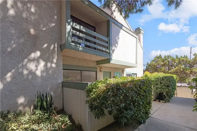 7550 Zombar #11, Van Nuys, CA 91406 - Image #2