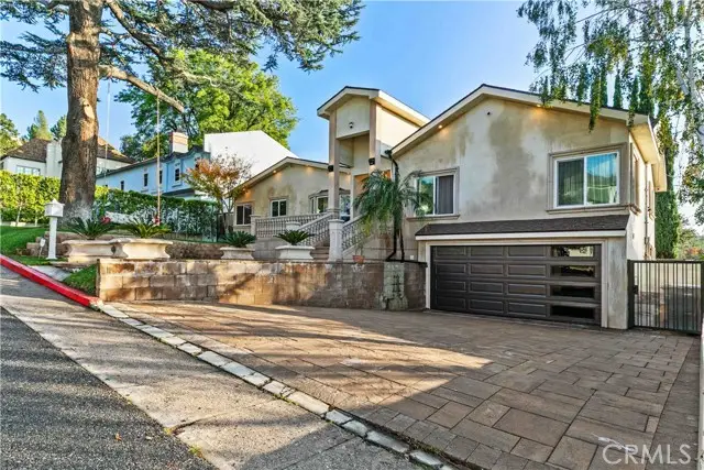 1824 Crestmont Court, Glendale, CA 91208 - Image #3