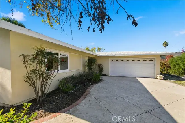 26136 Veva Way, Calabasas, CA 91302 - Image #3