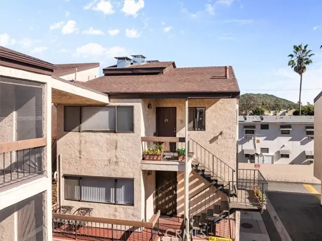 320 Mchenry Road #23, Glendale, CA 91206 - Image #1