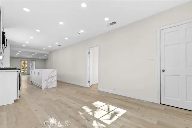 11753 Blythe, North Hollywood, CA 91605 - #3