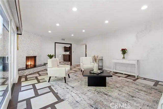 5836 Winnetka Avenue, Woodland Hills, CA 91367 - #3