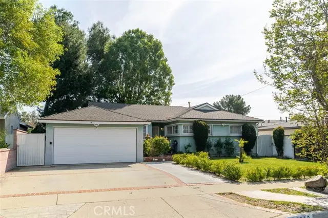 10532 Aqueduct Avenue, San Fernando Valley, CA 91344 - #3