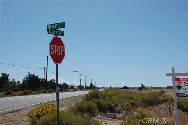 1 Arrohead Rd, Phelan, CA 92371 - Image #3