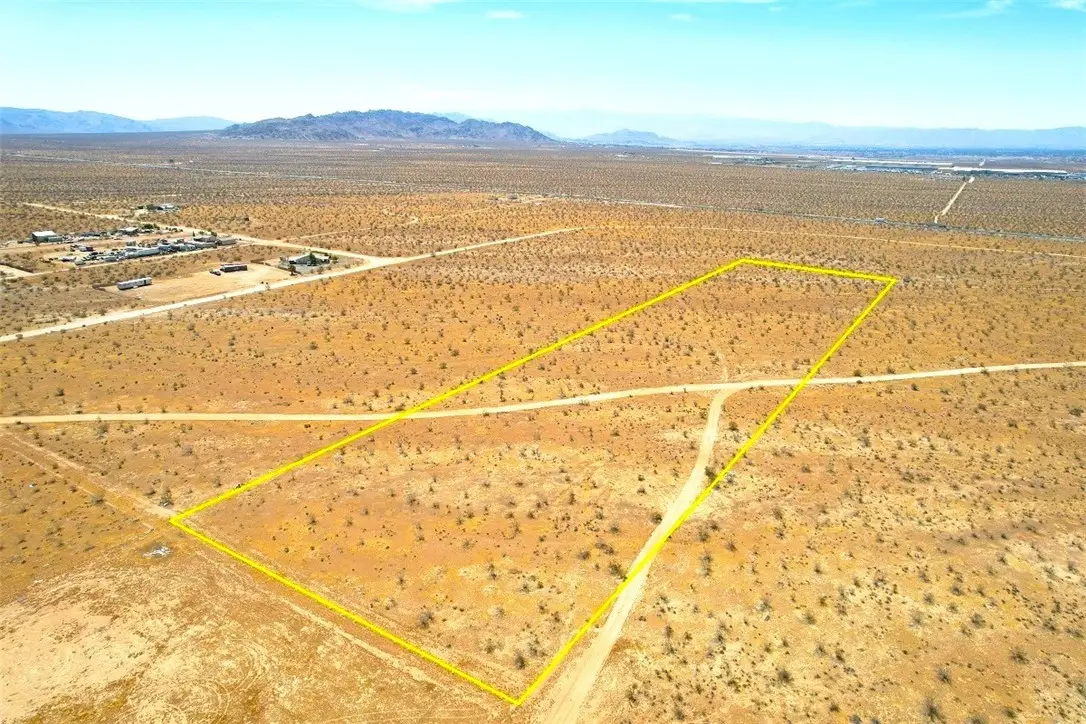 25 Dachshund Avenue, Apple Valley, CA 92307 - Image #1