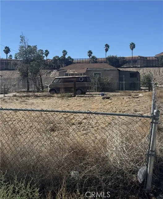 1574 Riverside, Barstow, CA 92311