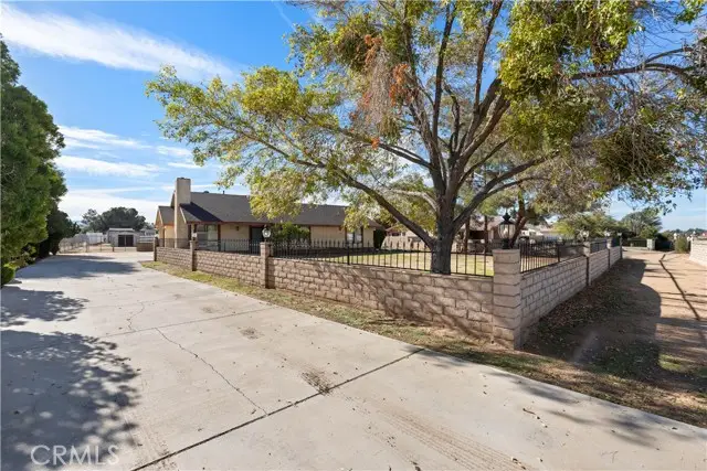 18891 Shoshonee Road, Apple Valley, CA 92307 - #2