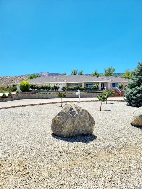 325 Canyon Road, Pinon Hills, CA 92372