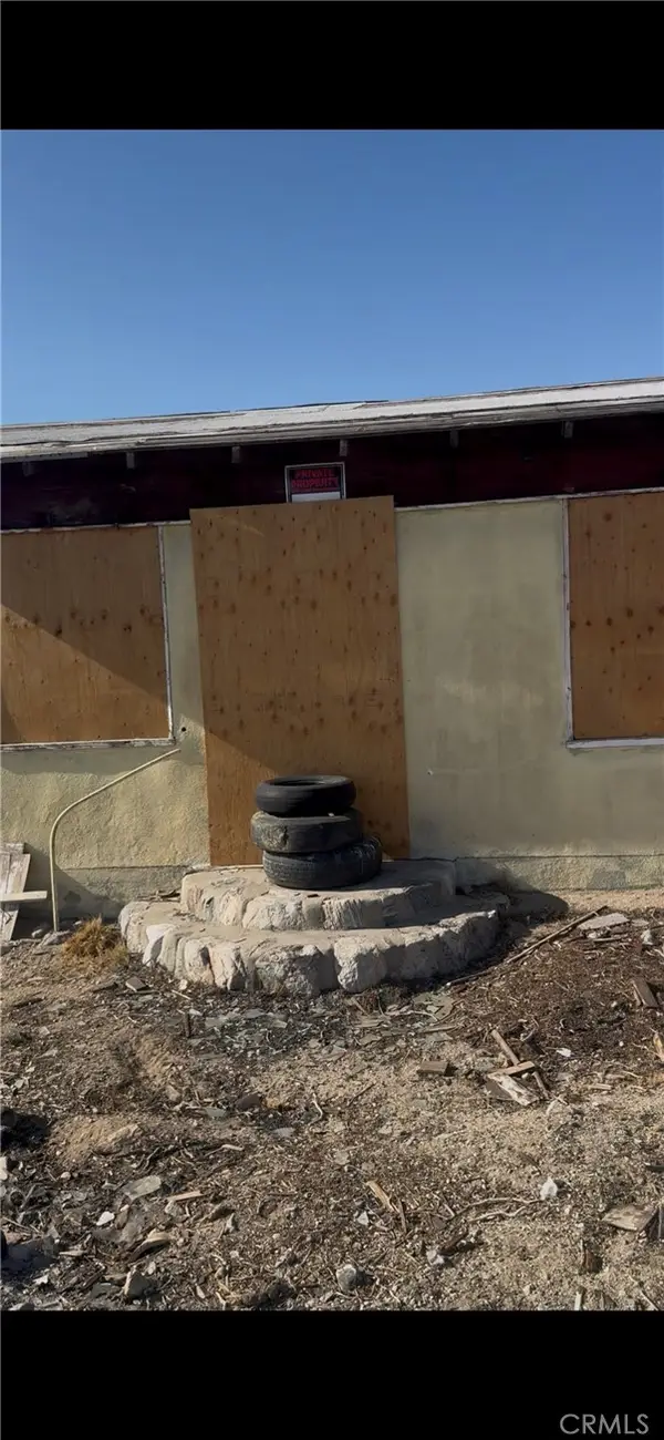 31300 235, Llano, CA 93544