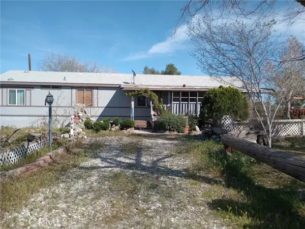 3001 Mcmillan Lane, Phelan, CA 92372