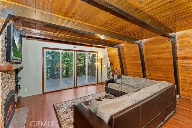 24091 Lakeview Drive, Crestline, CA 92325 - Image #3