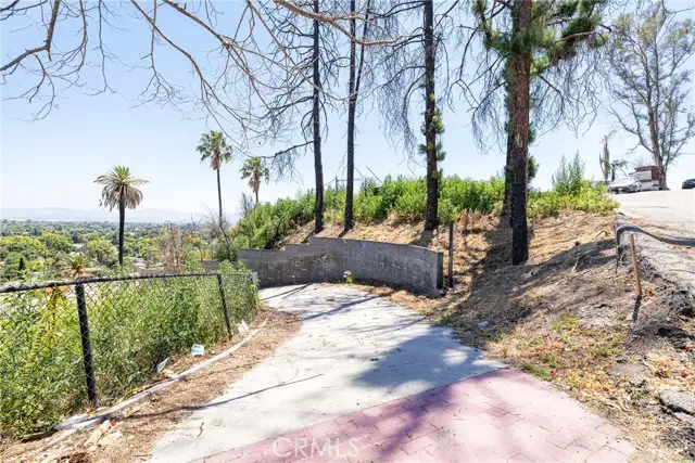 875 W Vista Dr, San Bernardino, CA 92405 - Image #3