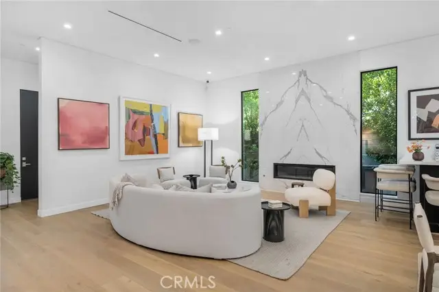 15231 Greenleaf Street, Sherman Oaks, CA 91403 - Image #3