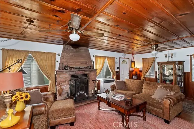 23718 Scenic Drive, Crestline, CA 92325 - Image #3