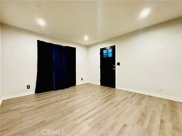 323 W 47th Place, Los Angeles, CA 90037 - Image #2