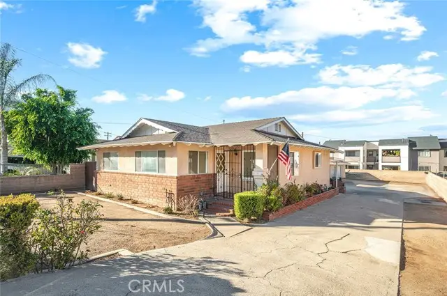 1221 W 10th Street, Corona, CA 92882 - #1