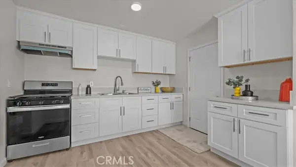 242 E 6th, Perris, CA 92570