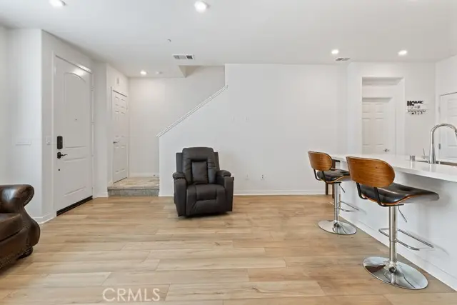 975 W Clover, Rialto, CA 92376 - Image #3