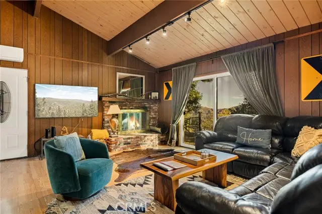 999 Mercury Way, Crestline, CA 92325 - #2