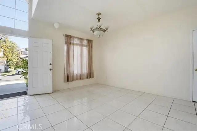 748 Navarro, Corona, CA 92879 - Image #3