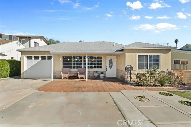 6902 Quakertown Avenue, Winnetka, CA 91306 - #1