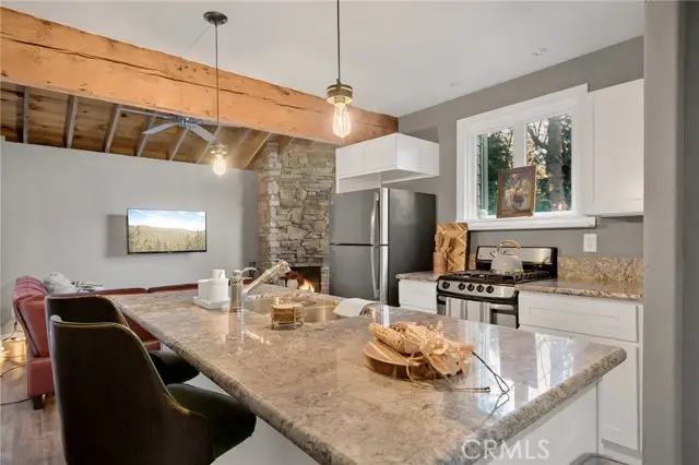 196 Ponderosa Dr, Cedar Glen, CA 92321 - #2