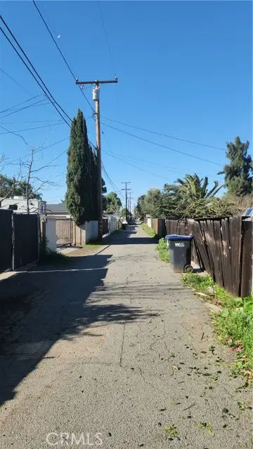 712 S Vicentia, Corona, CA 92882 - Image #3