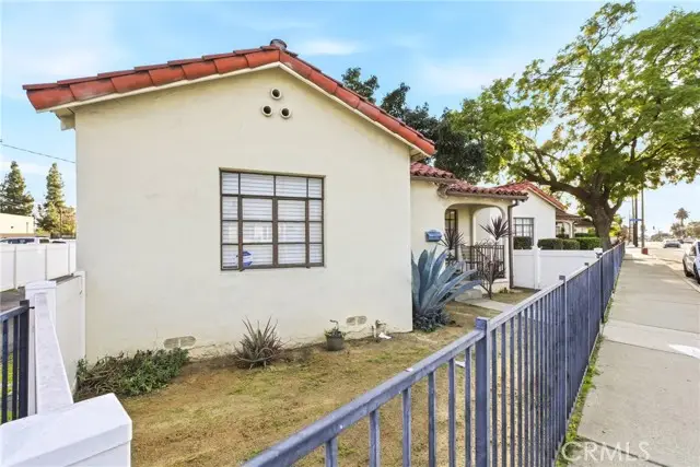 176 W Orange Grove, Pomona, CA 91768 - #3