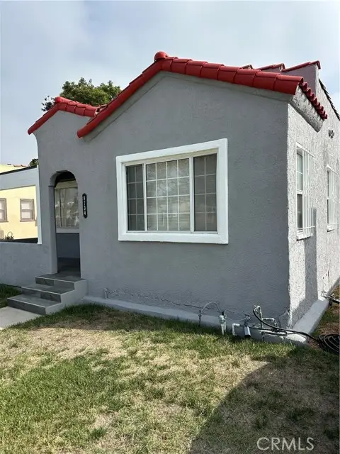 8734 Dalton, Los Angeles, CA 90047