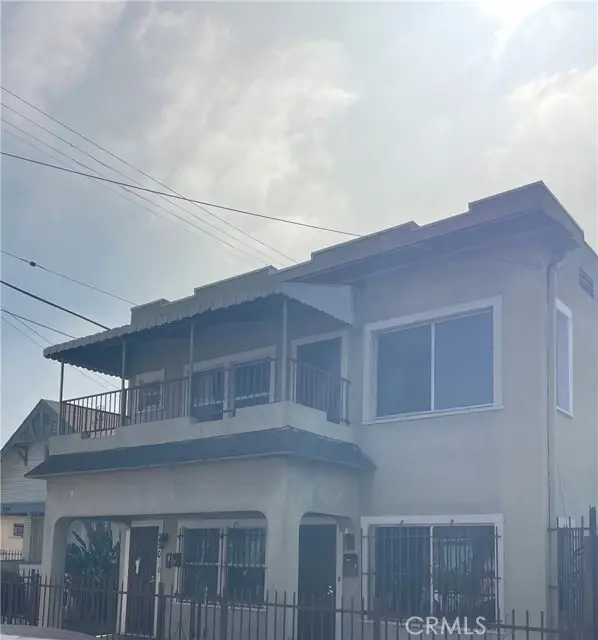 250 W 49th Street, Los Angeles, CA 90037