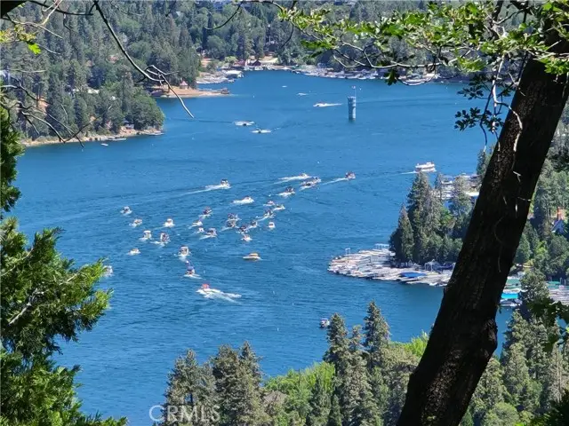 579 E Victoria Court, Lake Arrowhead, CA 92352 - Image #2