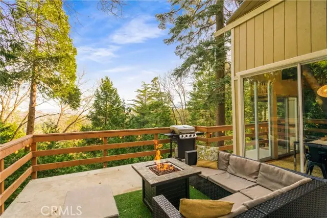 579 E Victoria Court, Lake Arrowhead, CA 92352 - Image #3