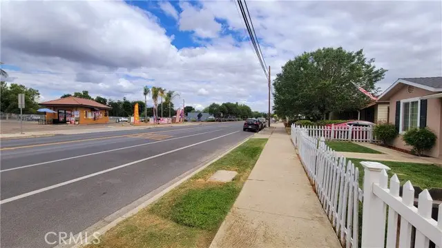 533 S Kaweah Avenue, Exeter, CA 93221 - Image #2