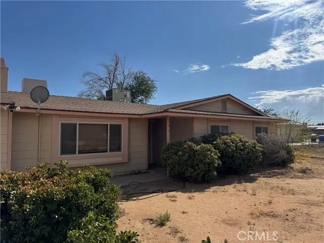 21815 Klickitat Avenue, Apple Valley, CA 92307 - Image #3