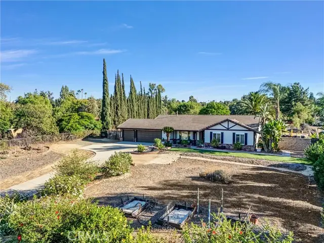 16381 Valle Vista Way, Riverside, CA 92506 - Image #2