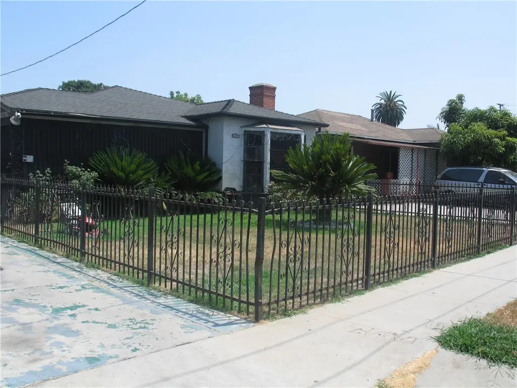 812 N Poinsettia Avenue, Compton, CA 90221 - Image #1