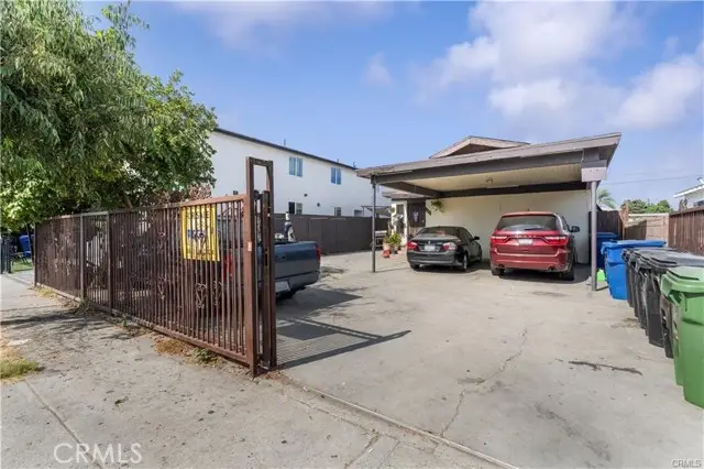 243 E 68th Street, Los Angeles, CA 90003 - Image #1